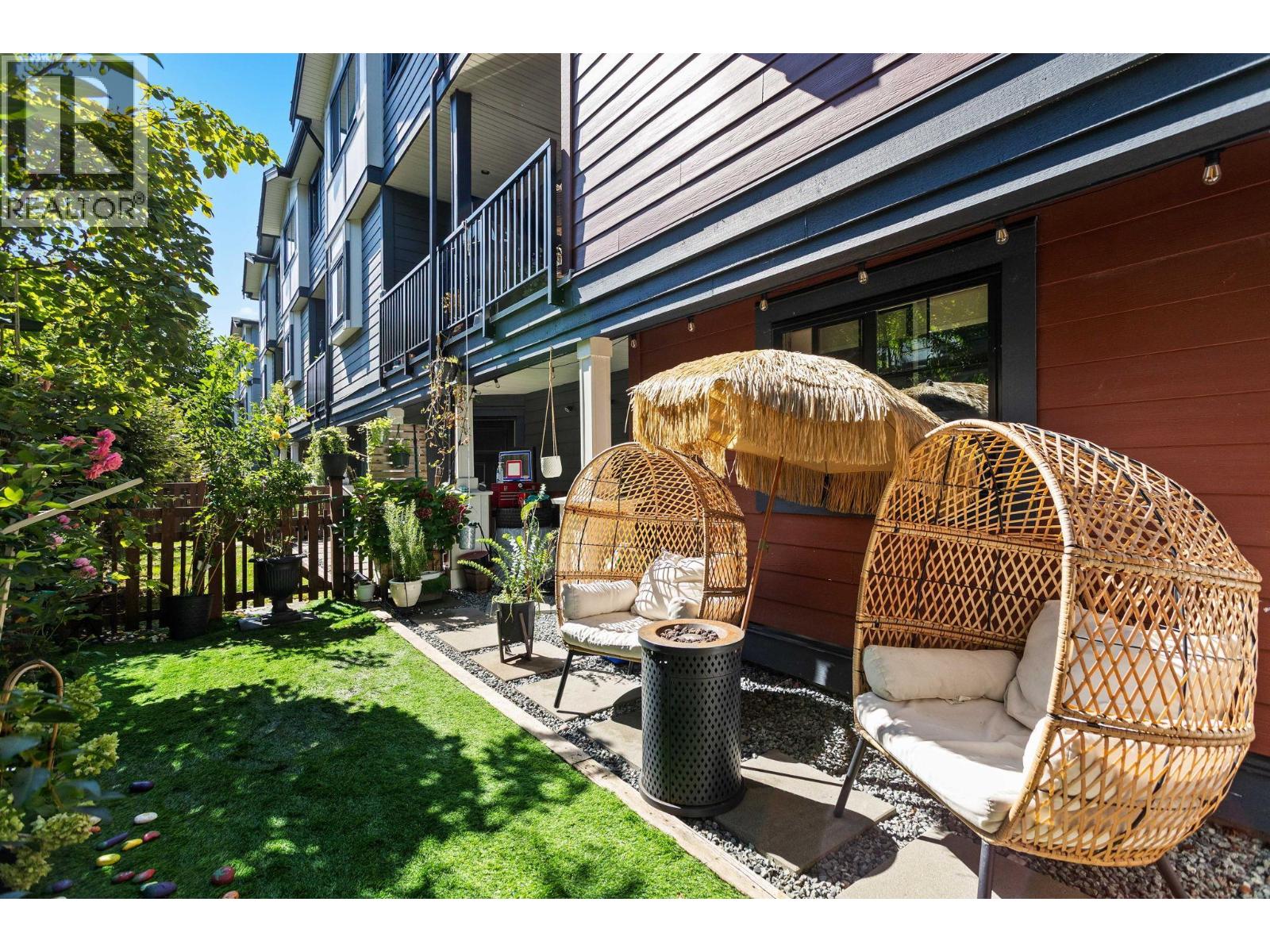 4 188 WOOD STREET, New Westminster