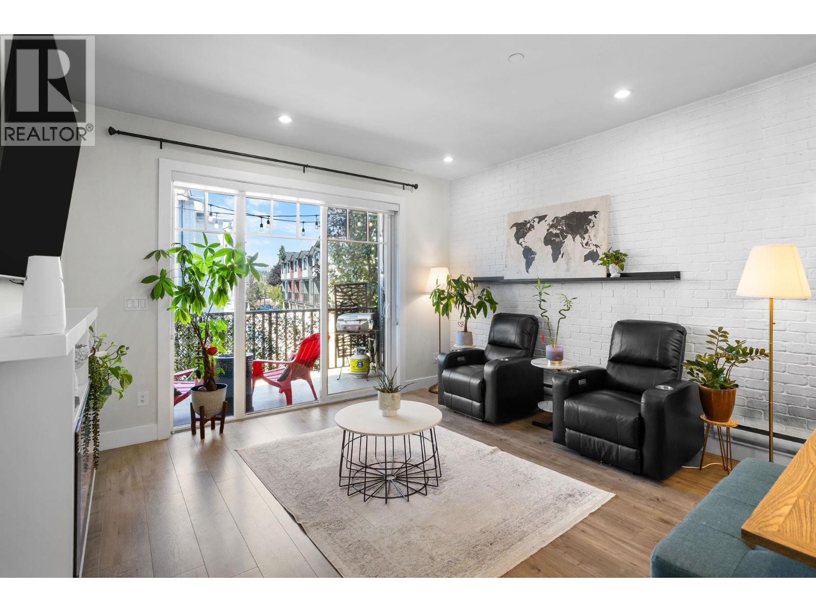 4 188 WOOD STREET, New Westminster