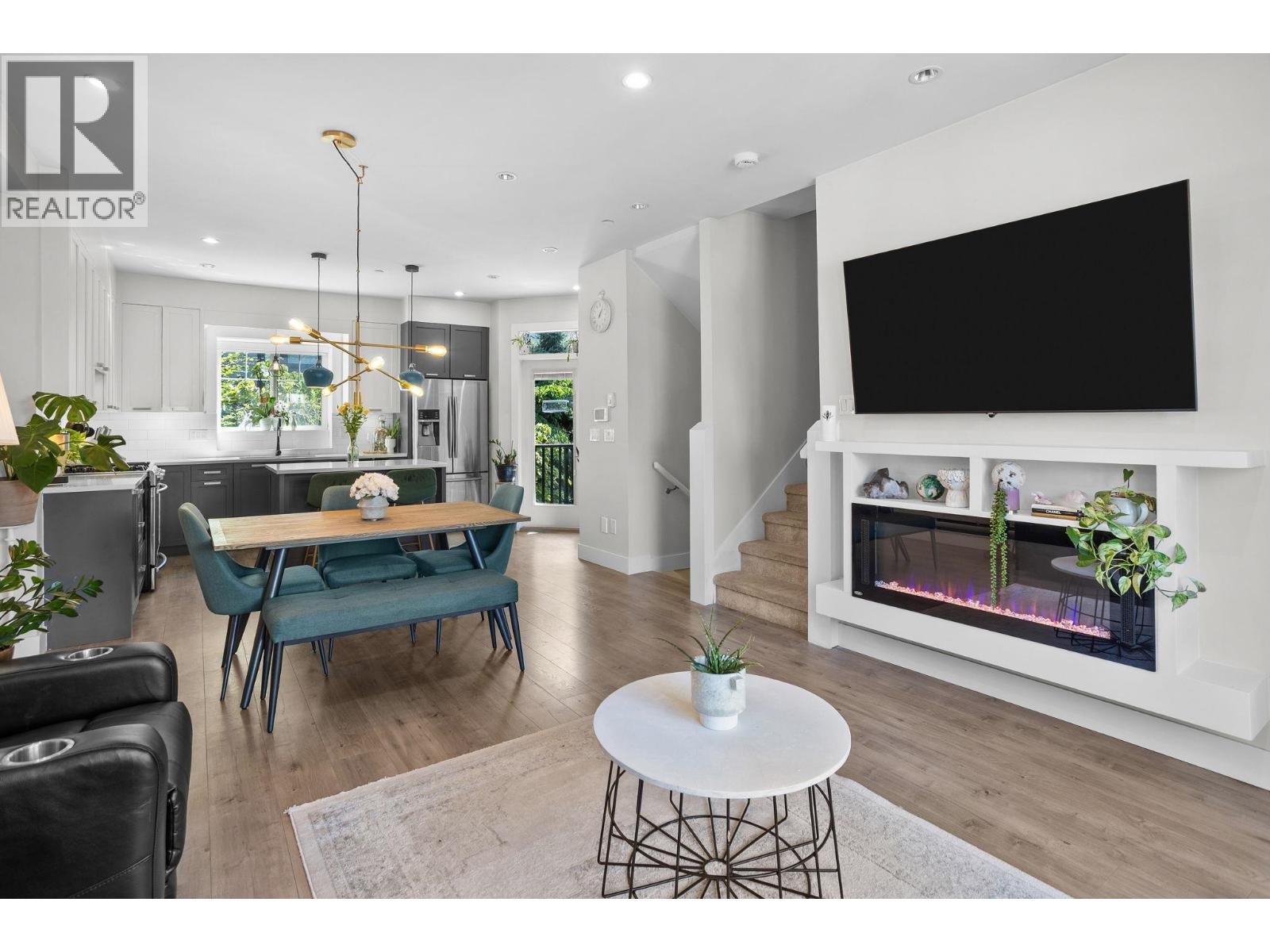 4 188 WOOD STREET, New Westminster