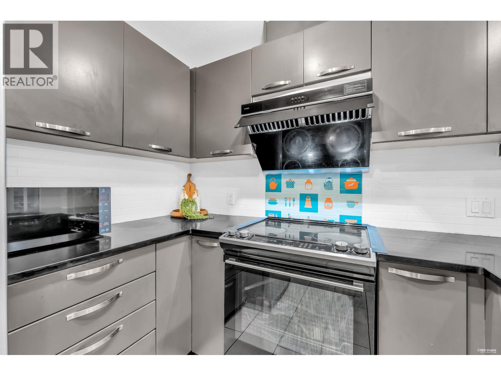 110 7488 BYRNEPARK WALK, Burnaby