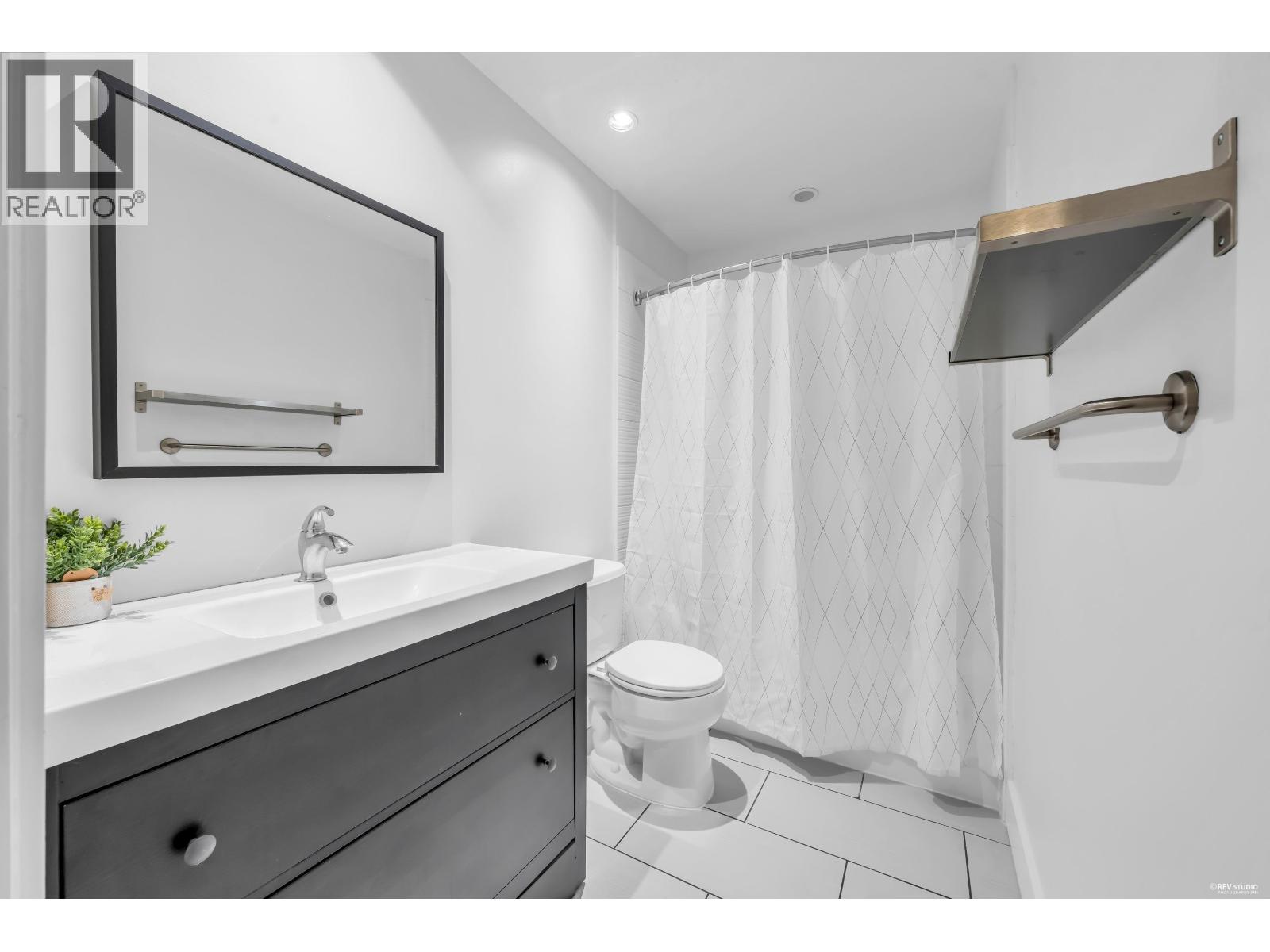110 7488 BYRNEPARK WALK, Burnaby