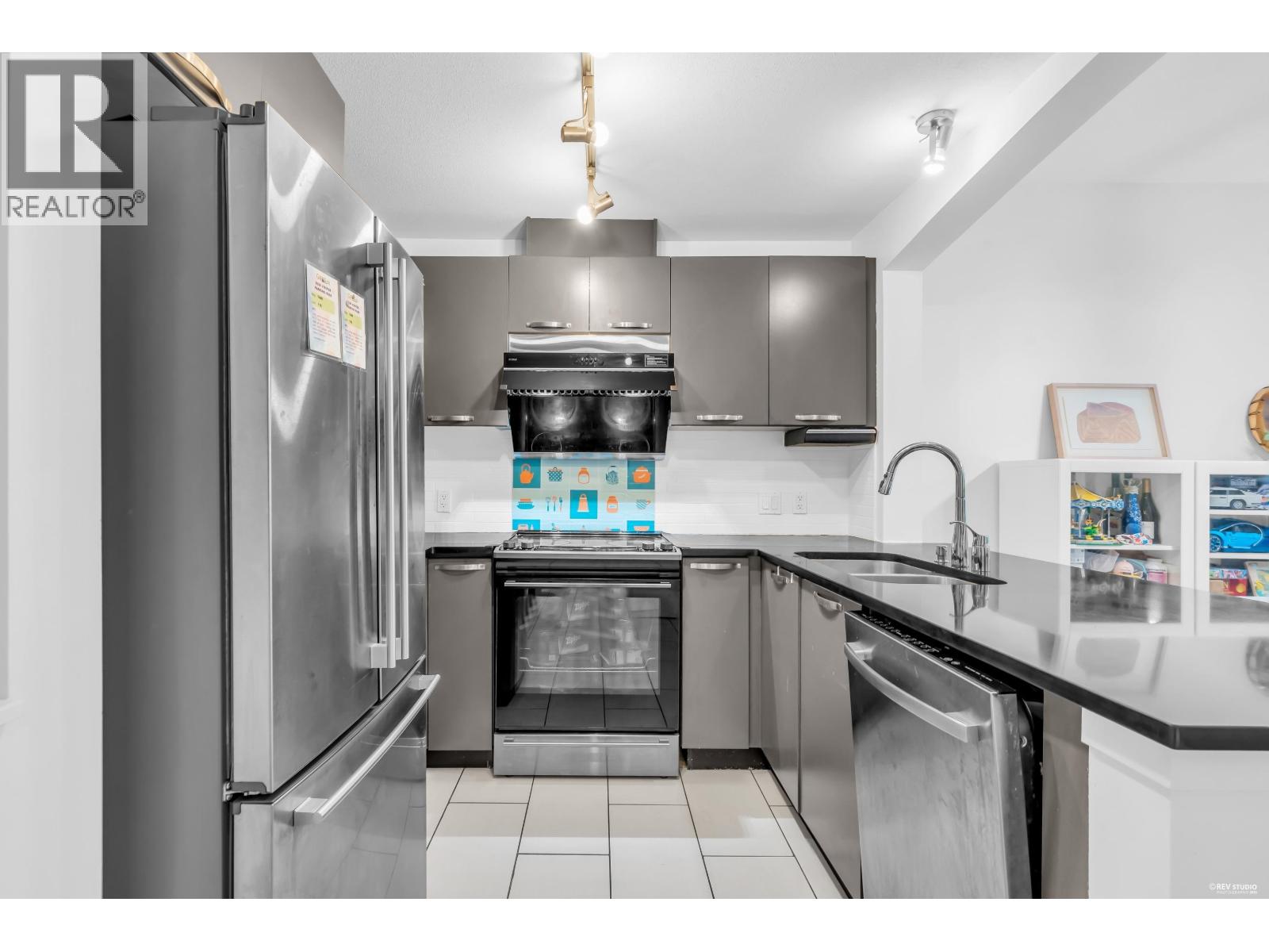 110 7488 BYRNEPARK WALK, Burnaby