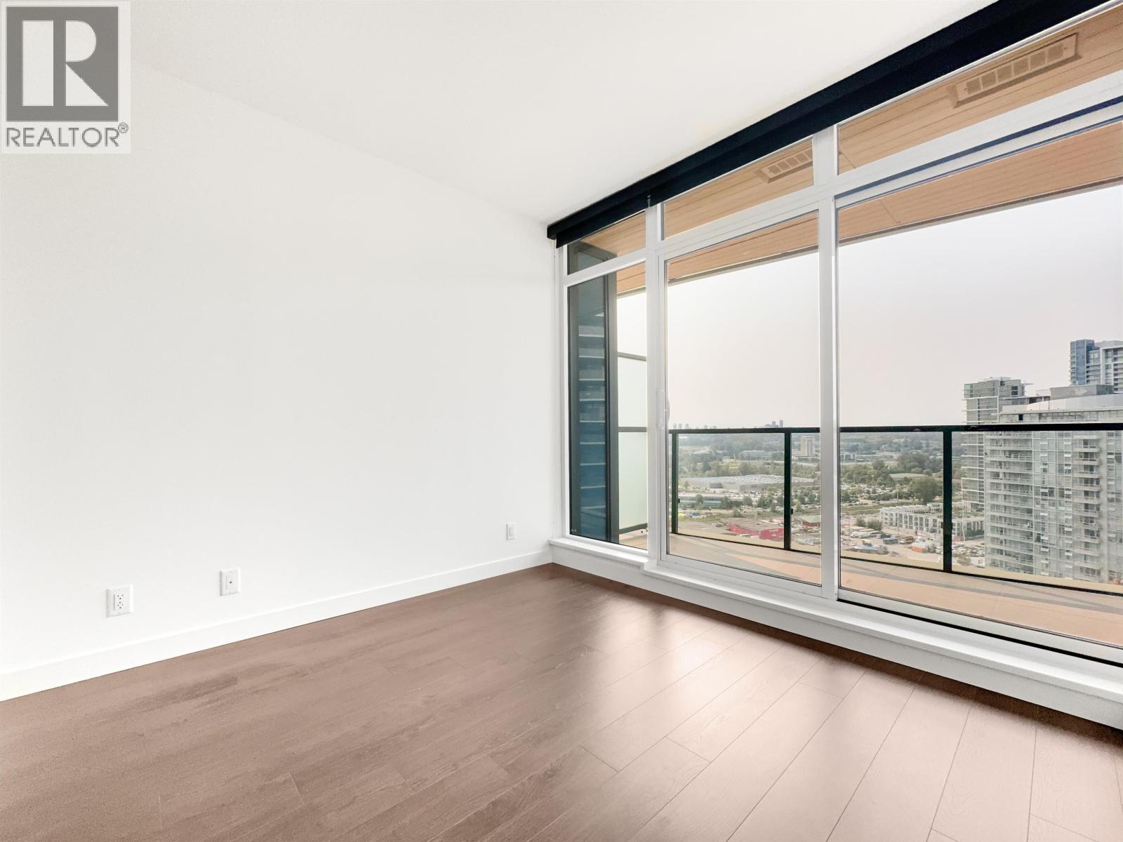 16xx 4890 LOUGHEED HIGHWAY, Burnaby