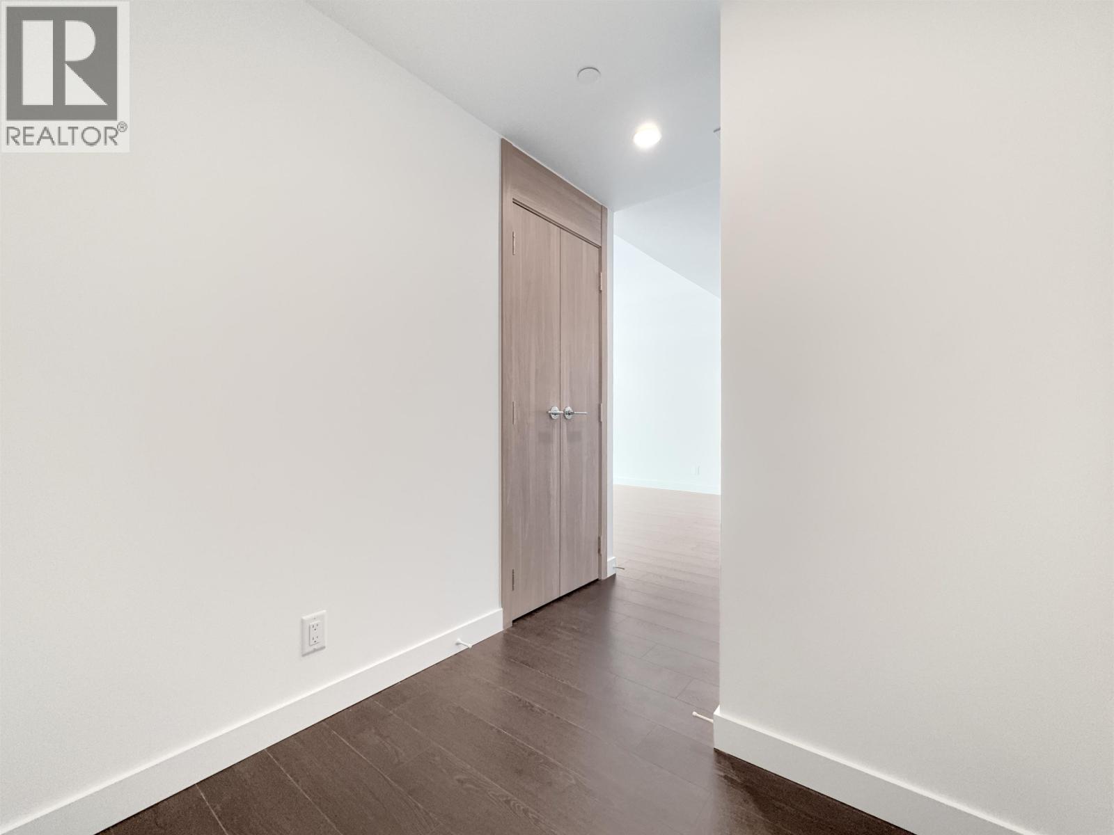 16xx 4890 LOUGHEED HIGHWAY, Burnaby