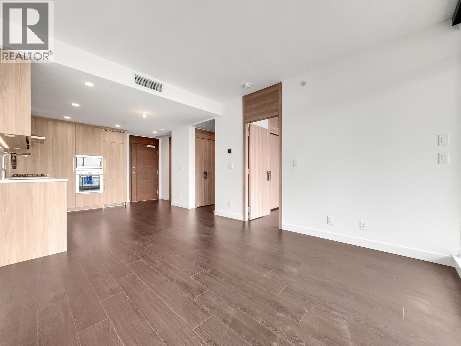 16xx 4890 LOUGHEED HIGHWAY, Burnaby