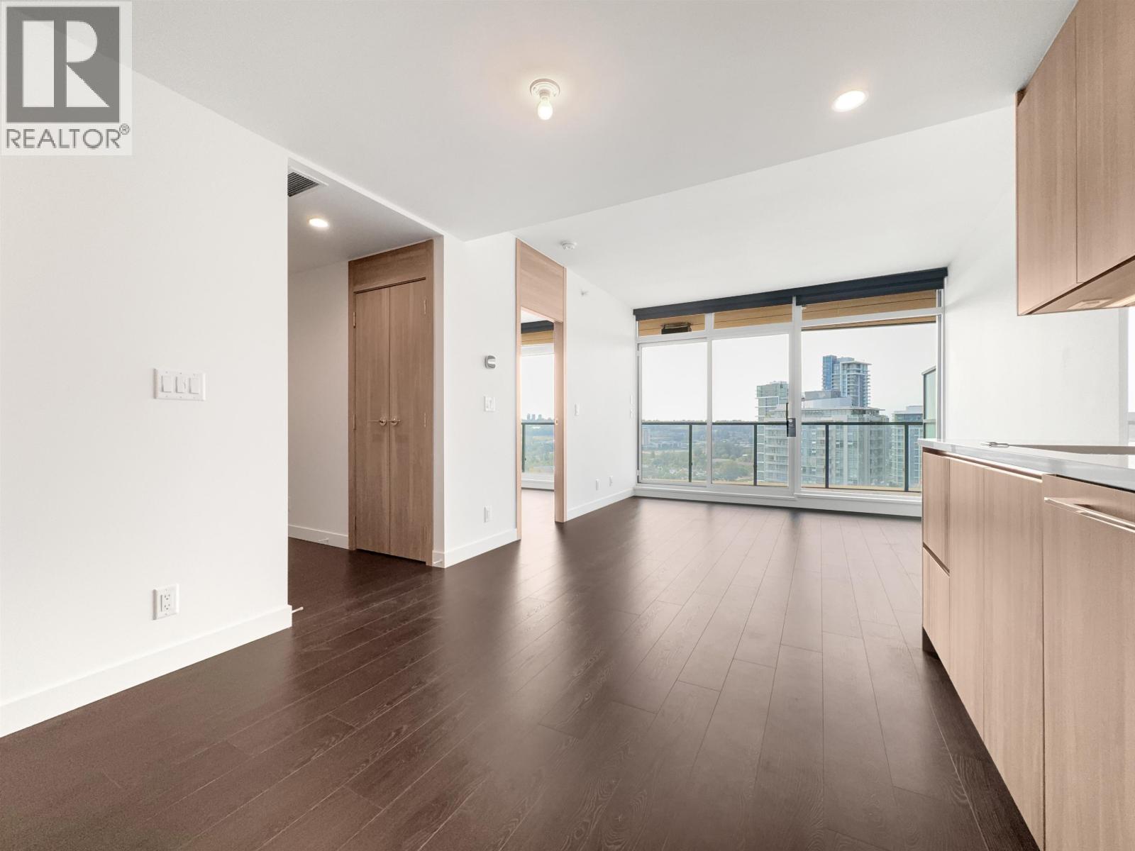 16xx 4890 LOUGHEED HIGHWAY, Burnaby