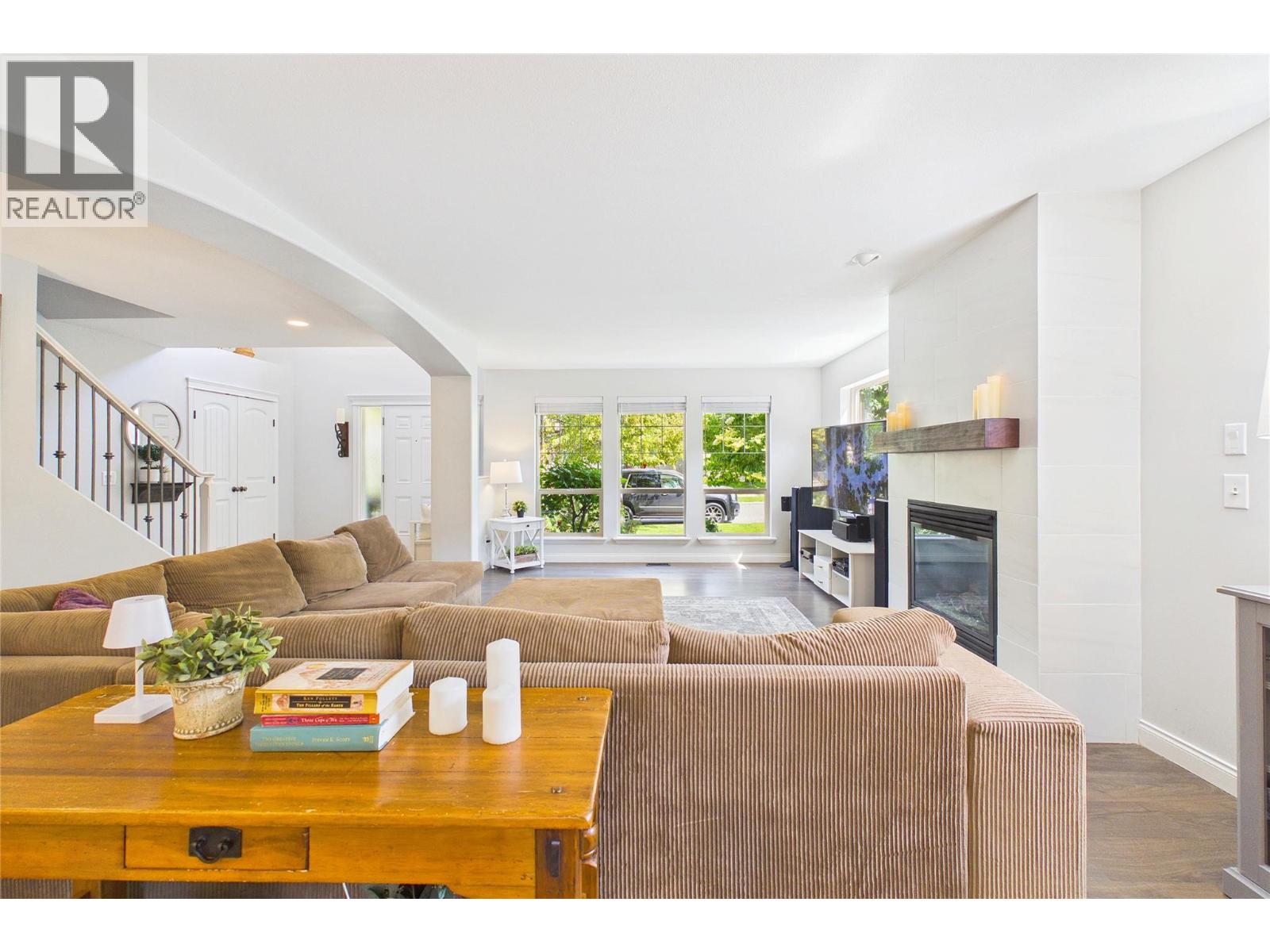  307 McCarren Avenue, Kelowna