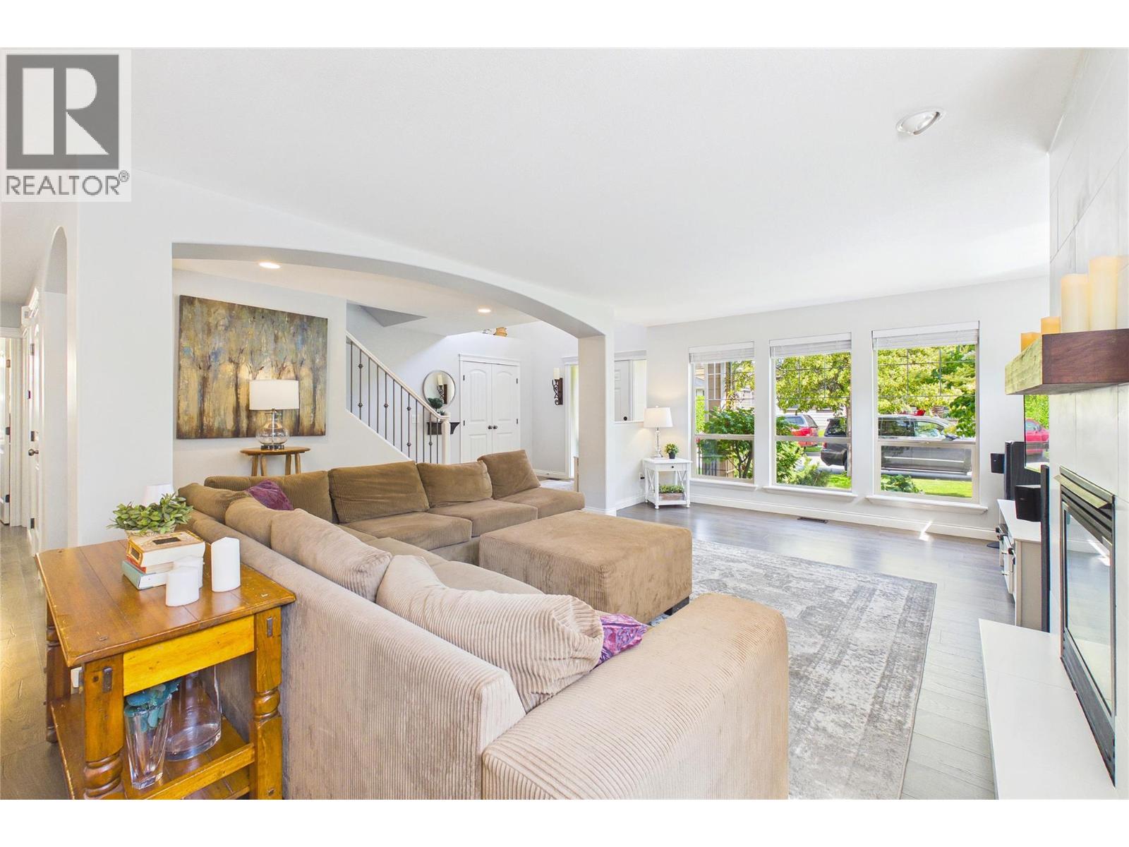 307 McCarren Avenue, Kelowna