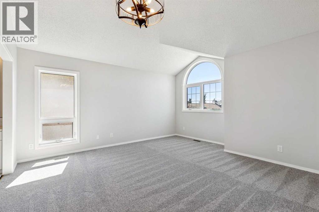 113 Hawkdale Bay NW - 20