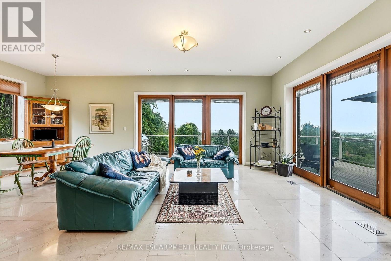 1296 DUNDAS STREET - 14