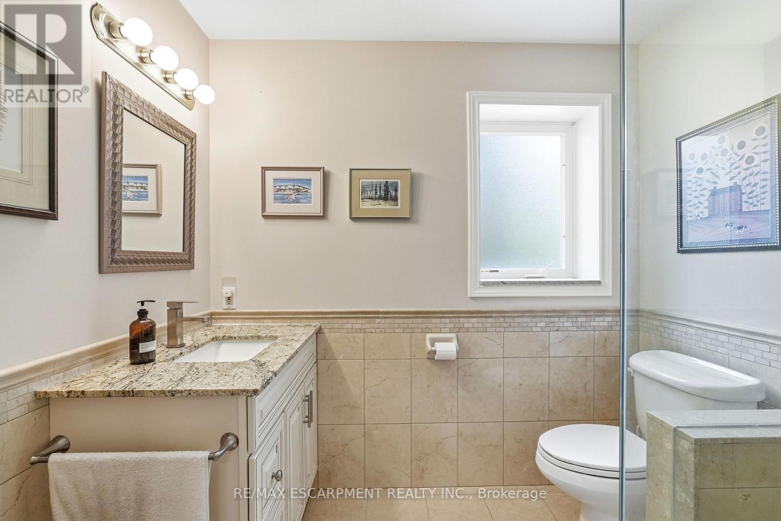 1296 DUNDAS STREET - 36