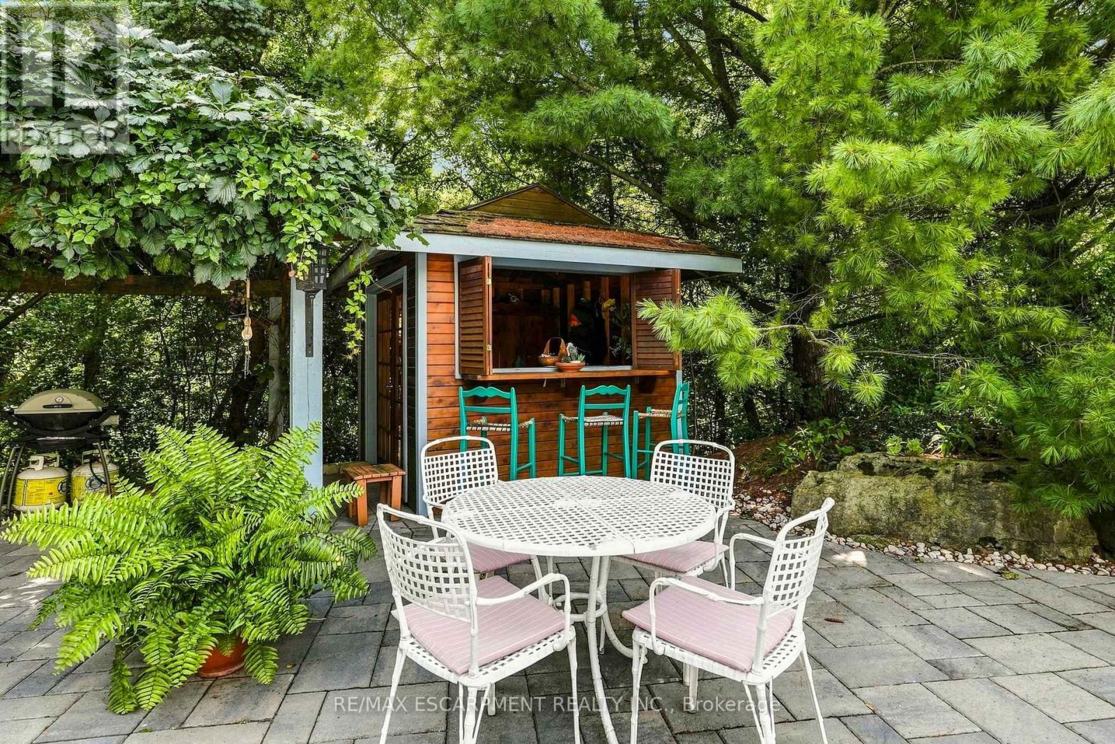 1296 DUNDAS STREET - 39