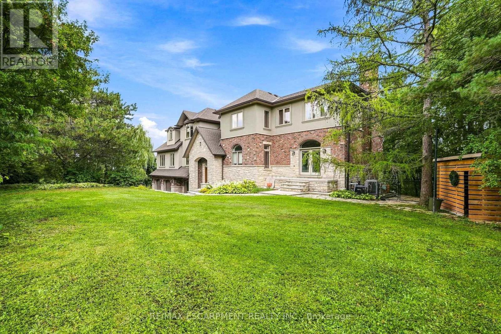1296 DUNDAS STREET - 44
