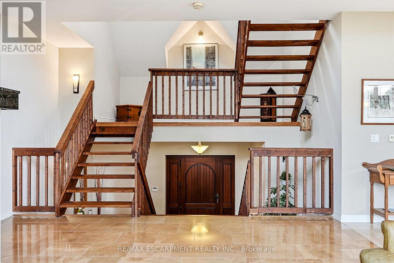 1296 DUNDAS STREET - 6
