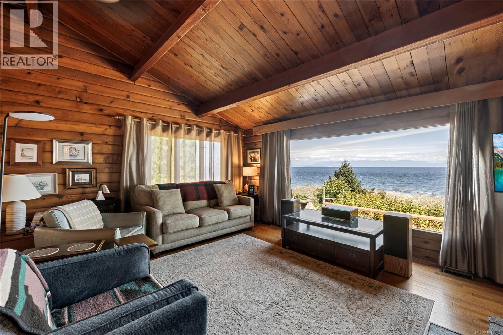 2310 Seabank Rd, Courtenay
