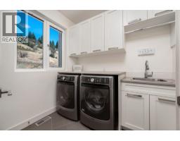 Living room - 195 Ravine Drive, Coldstream, BC V1B4C9 Photo 26