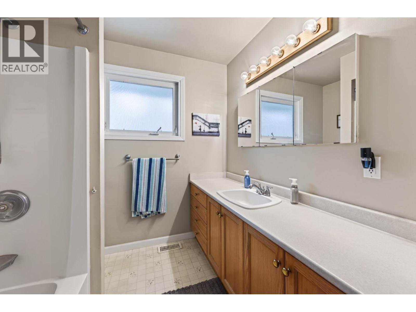 2063 Castillou Crescent, Merritt