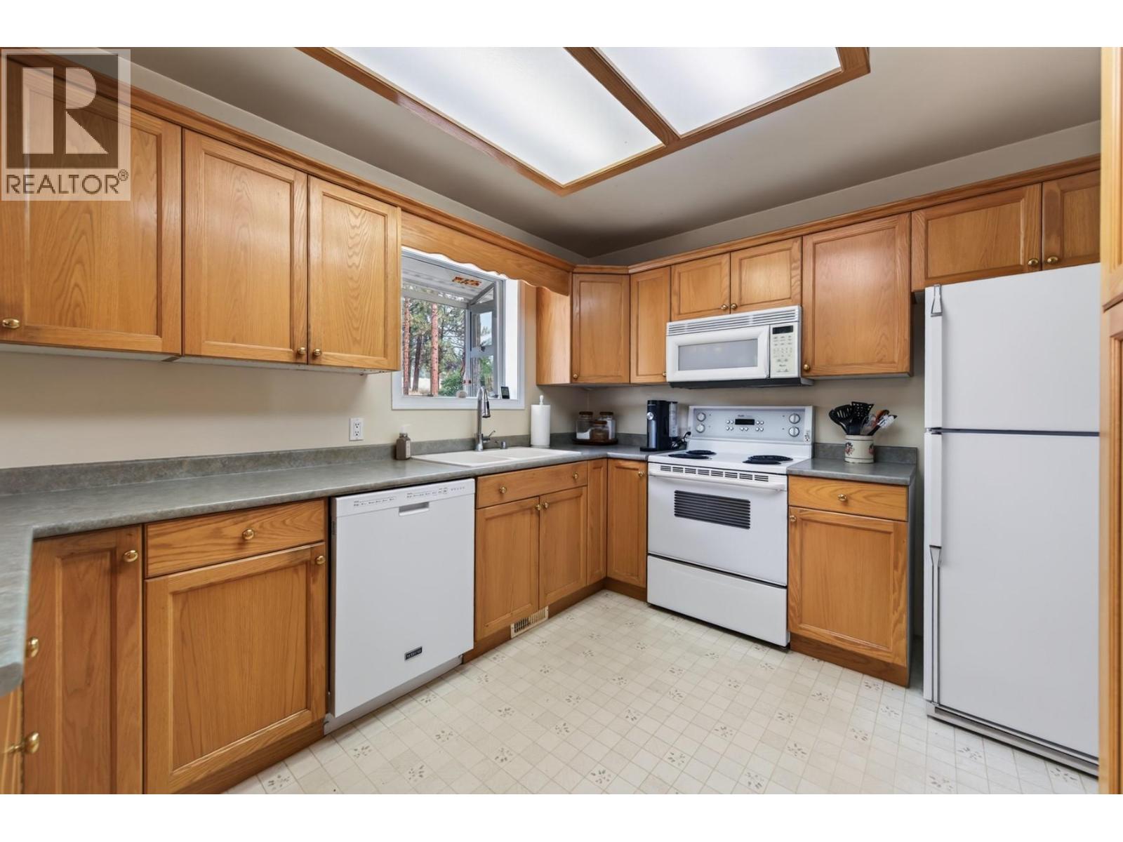 2063 Castillou Crescent, Merritt