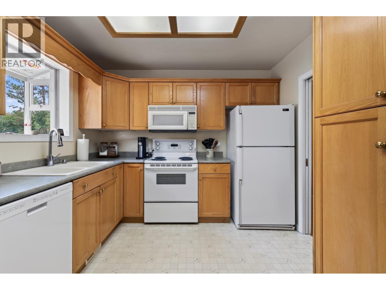 2063 Castillou Crescent, Merritt