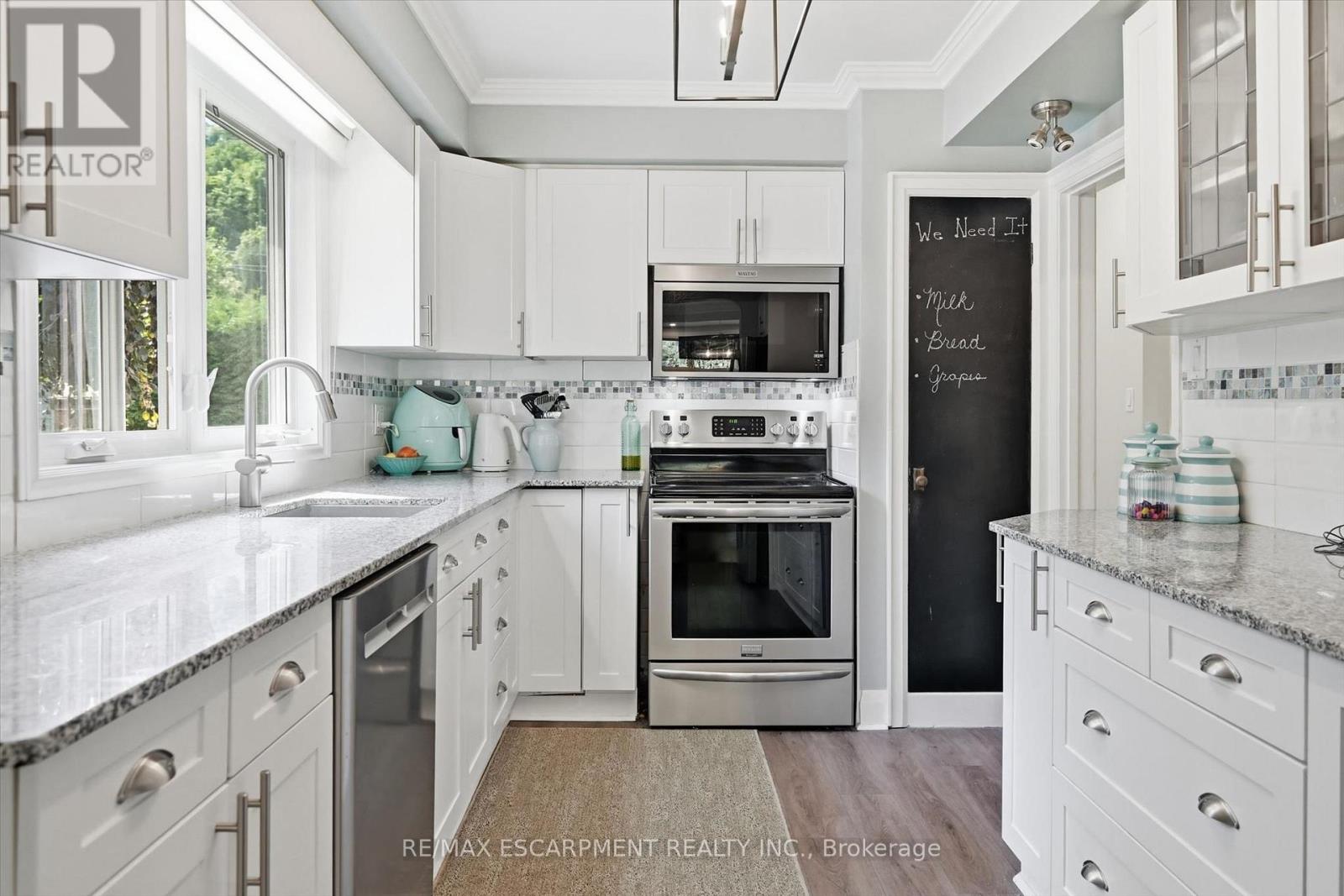 6 KERMAN AVENUE - Image 14