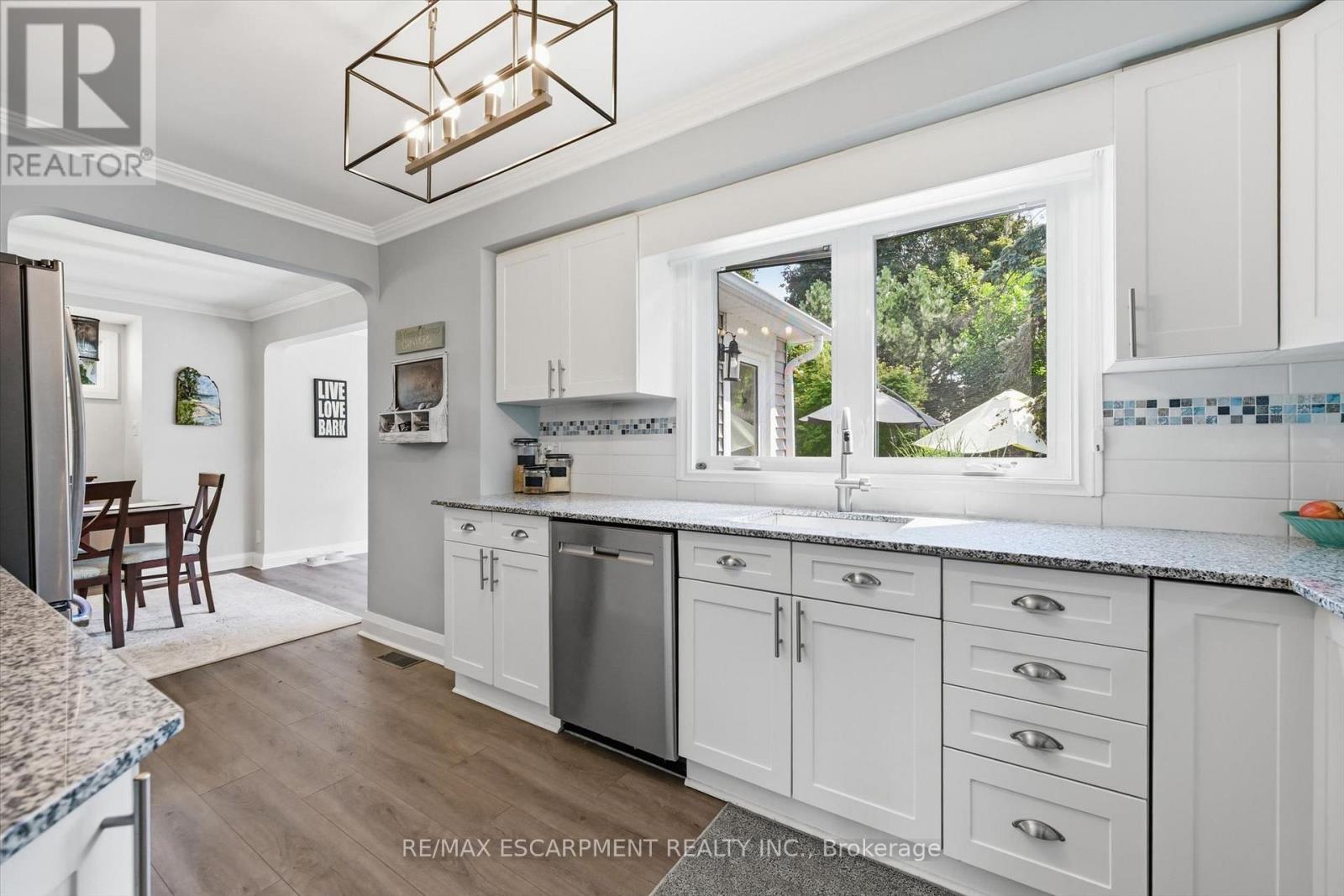 6 KERMAN AVENUE - Image 17