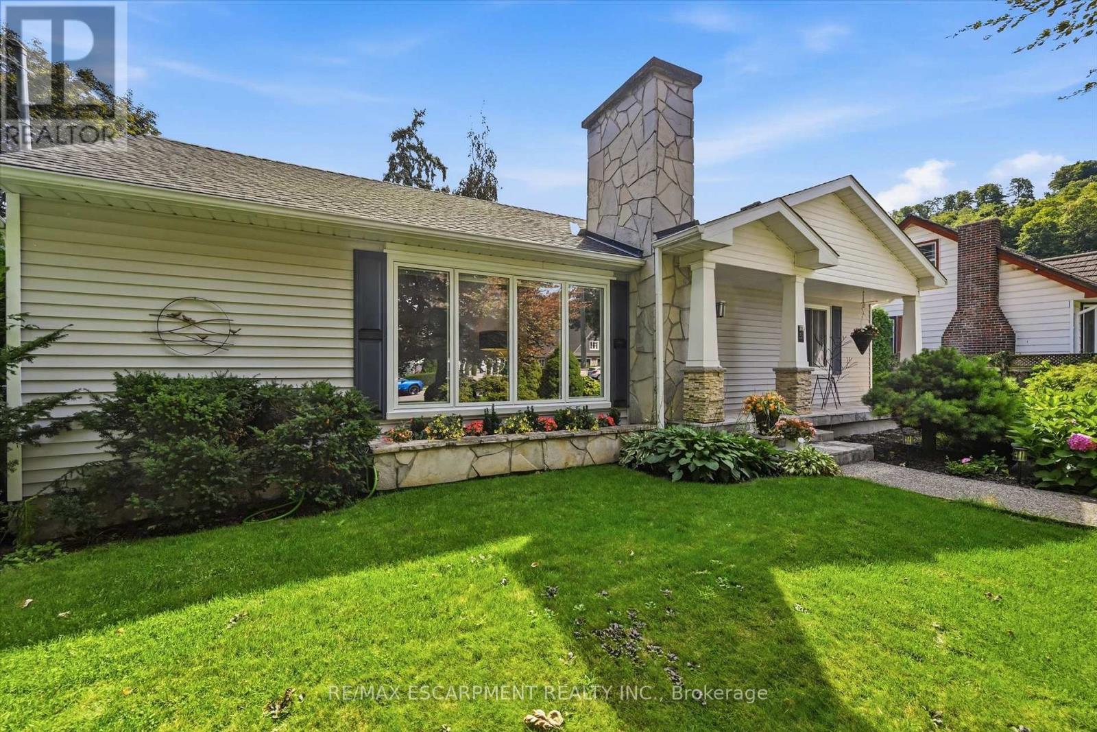 6 KERMAN AVENUE - 2