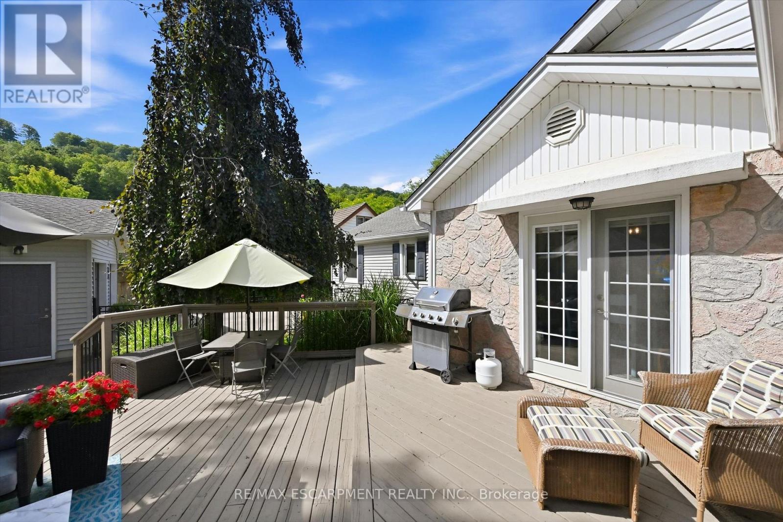 6 KERMAN AVENUE - Image 39