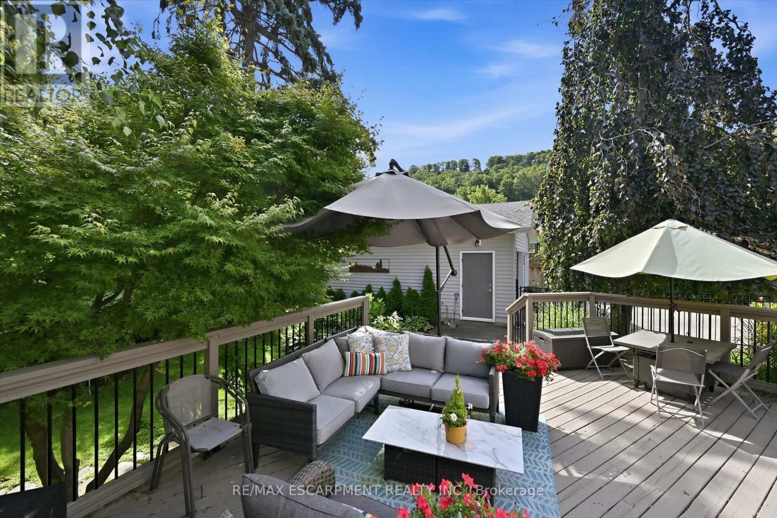 6 KERMAN AVENUE - 40