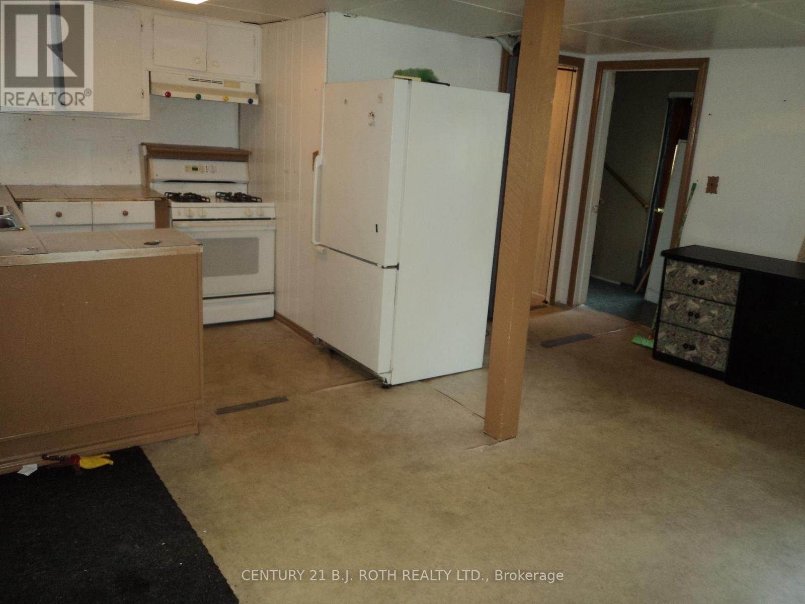 137 DUFFERIN STREET - 34
