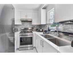 14339 74a Avenue, Surrey, BC V3W4C6 Photo 10