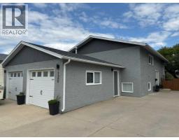 130 Chippewa Crescent W - photo 1