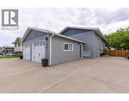 130 Chippewa Crescent W - photo 3