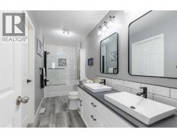 130 Chippewa Crescent W - photo 15