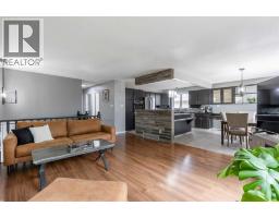 130 Chippewa Crescent W - photo 8