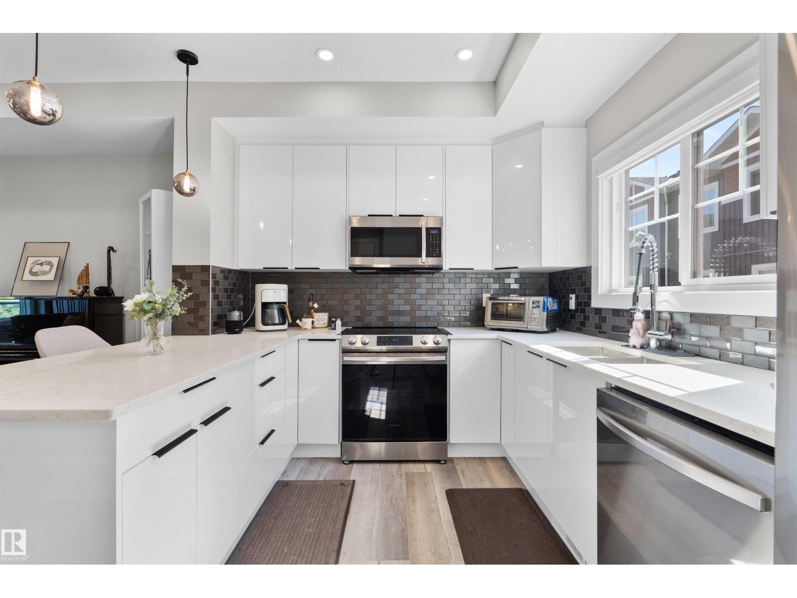 #64 230 EDGEMONT RD NW - 6