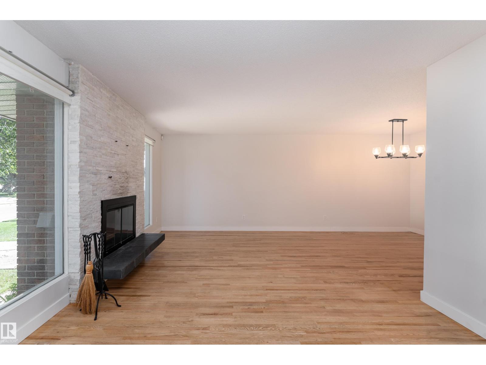 10415 39A AV NW, Duggan, Edmonton photo 3