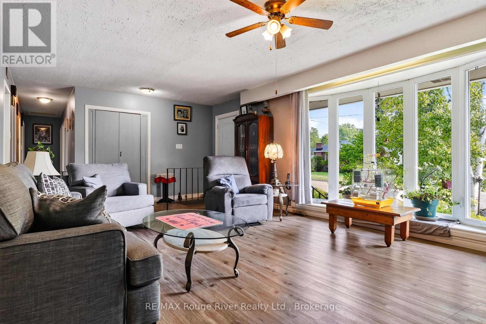 14 ELGIN STREET S - 13