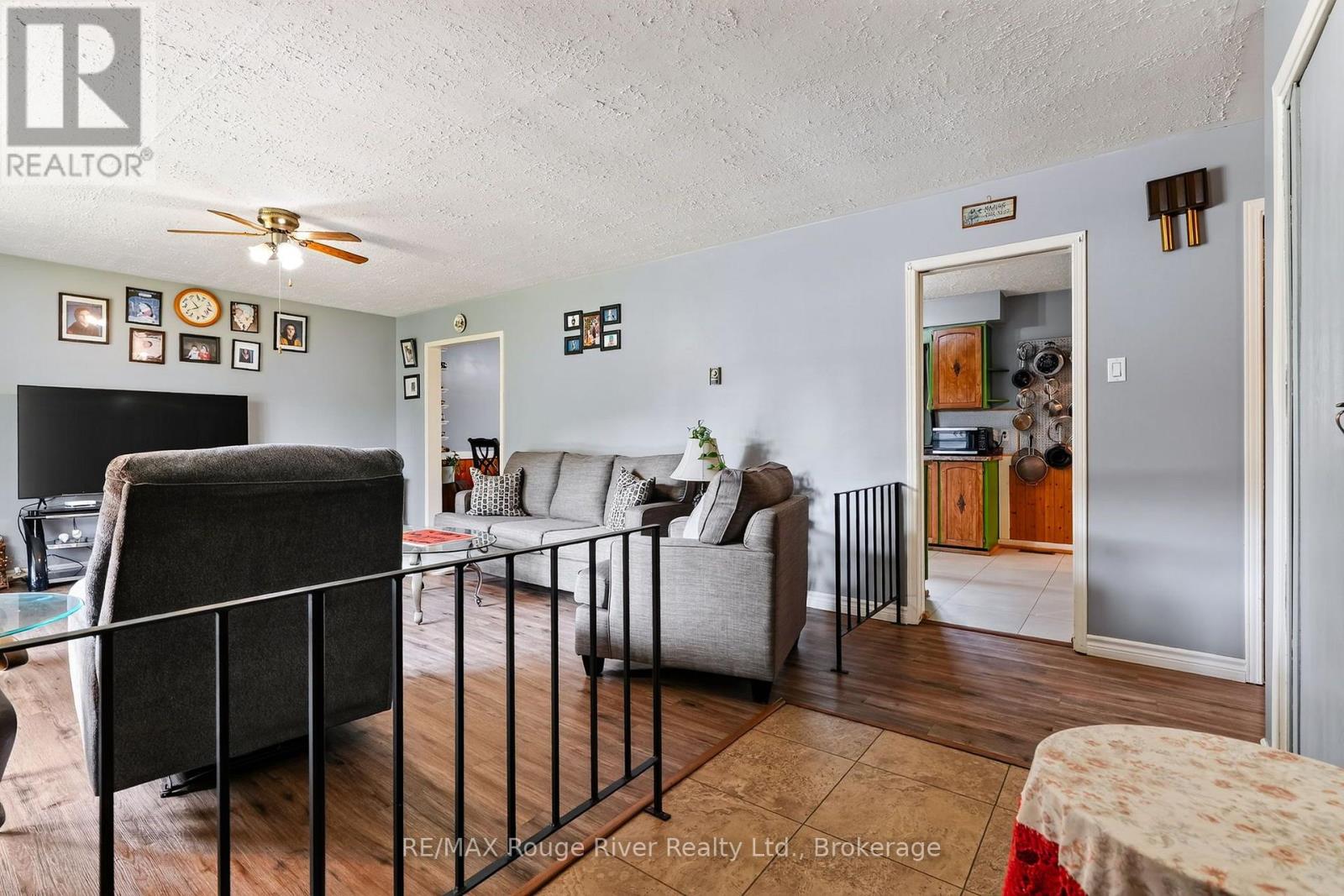 14 ELGIN STREET S - Image 9
