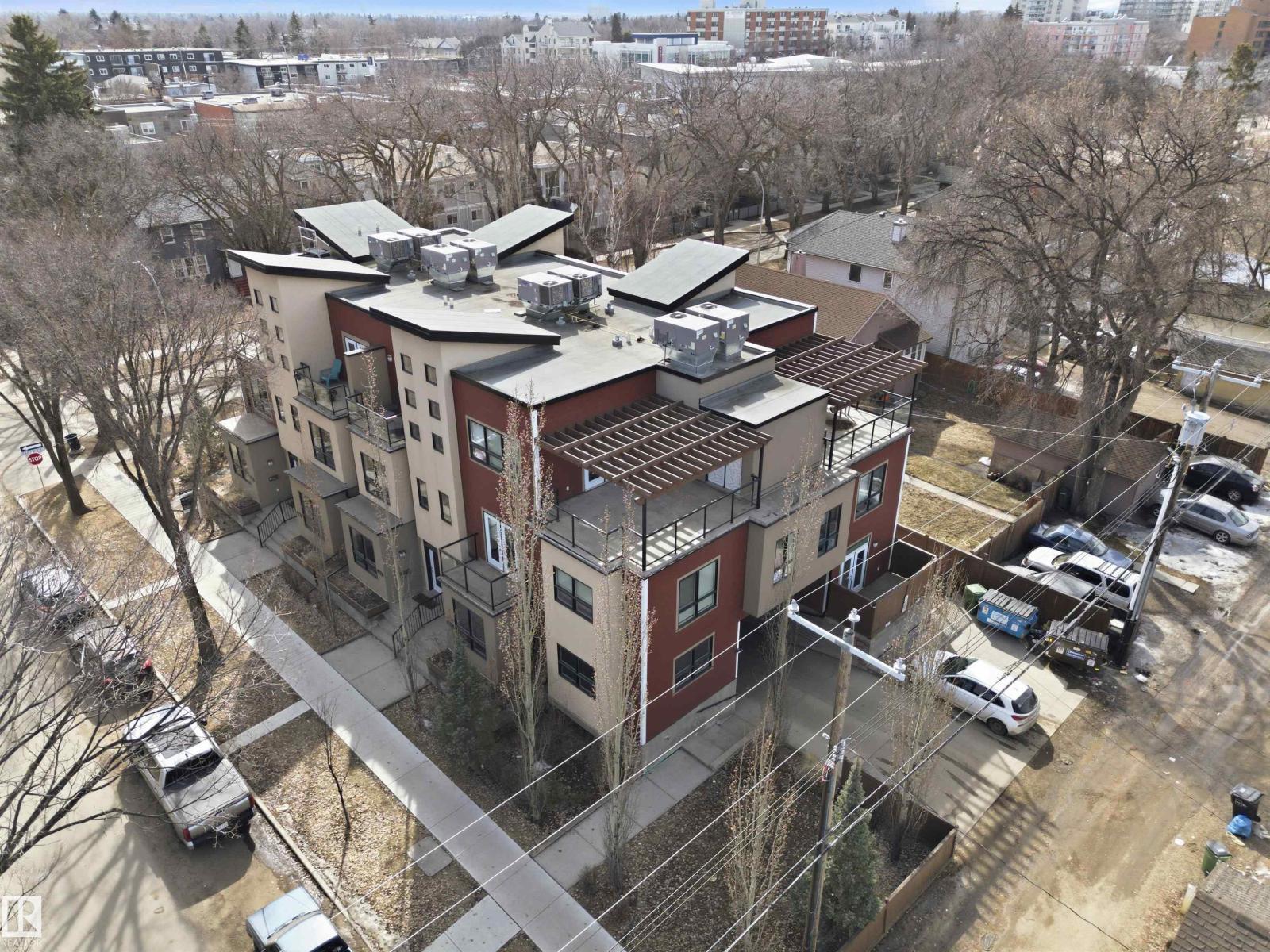 10806 83 AV NW - 42