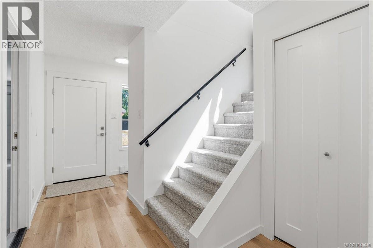 5753 Metral Dr, Nanaimo