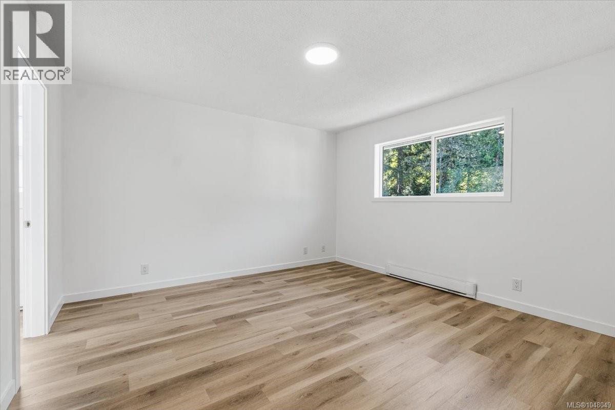 5753 Metral Dr, Nanaimo
