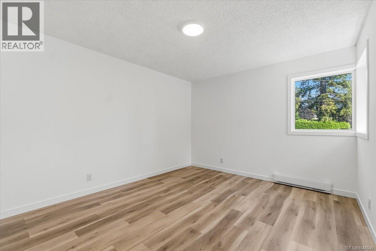 5753 Metral Dr, Nanaimo