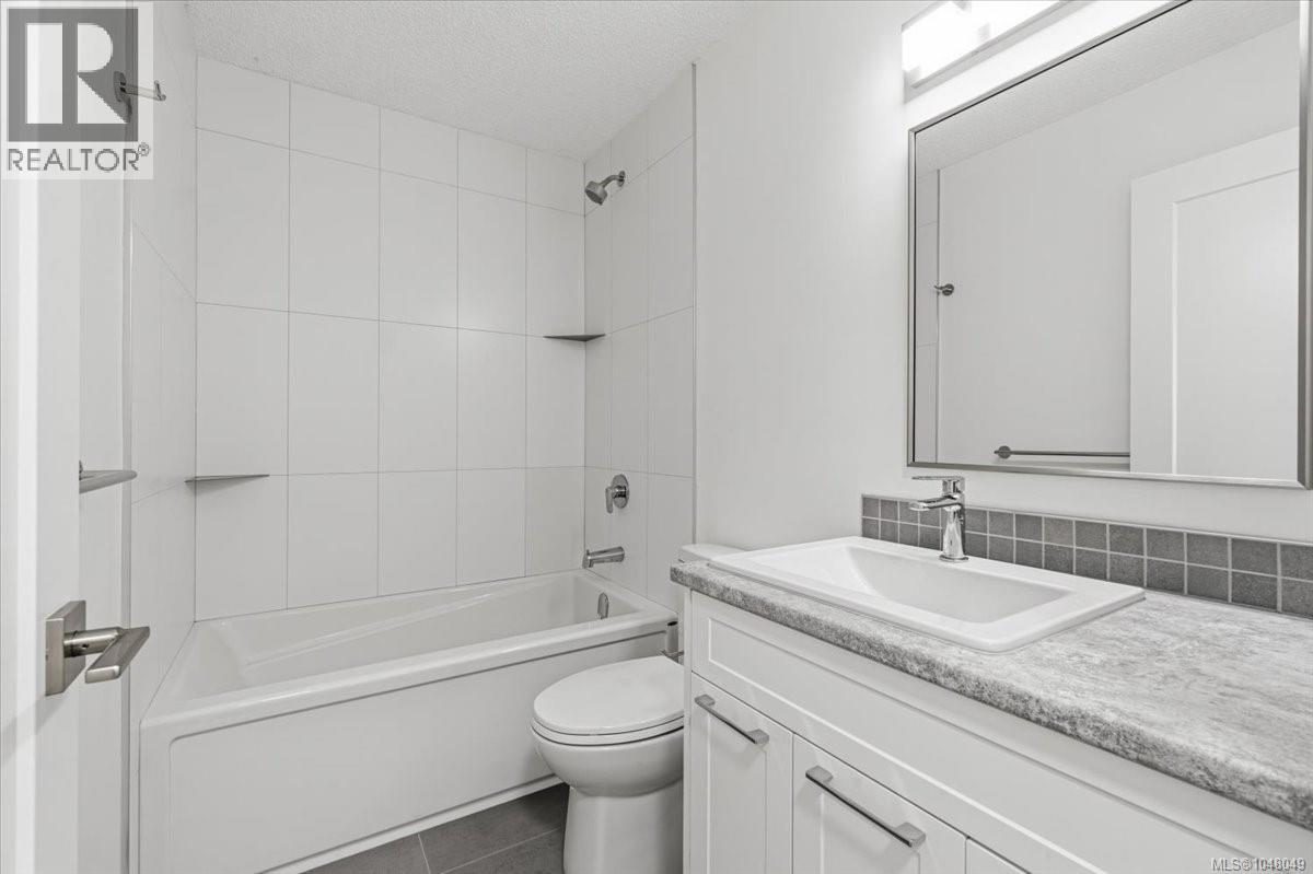 5753 Metral Dr, Nanaimo
