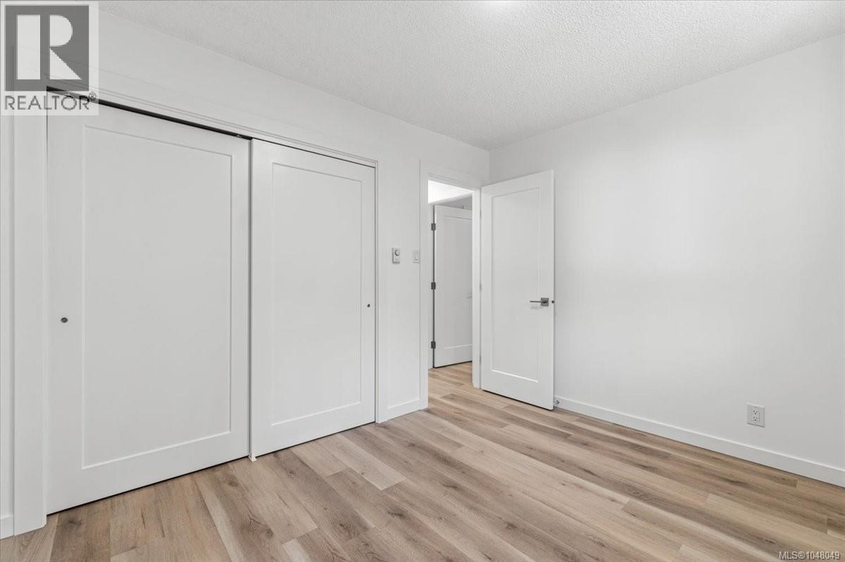 5753 Metral Dr, Nanaimo