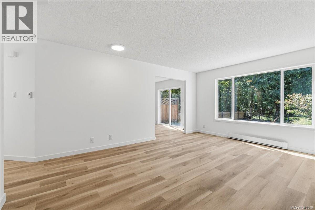 5753 Metral Dr, Nanaimo
