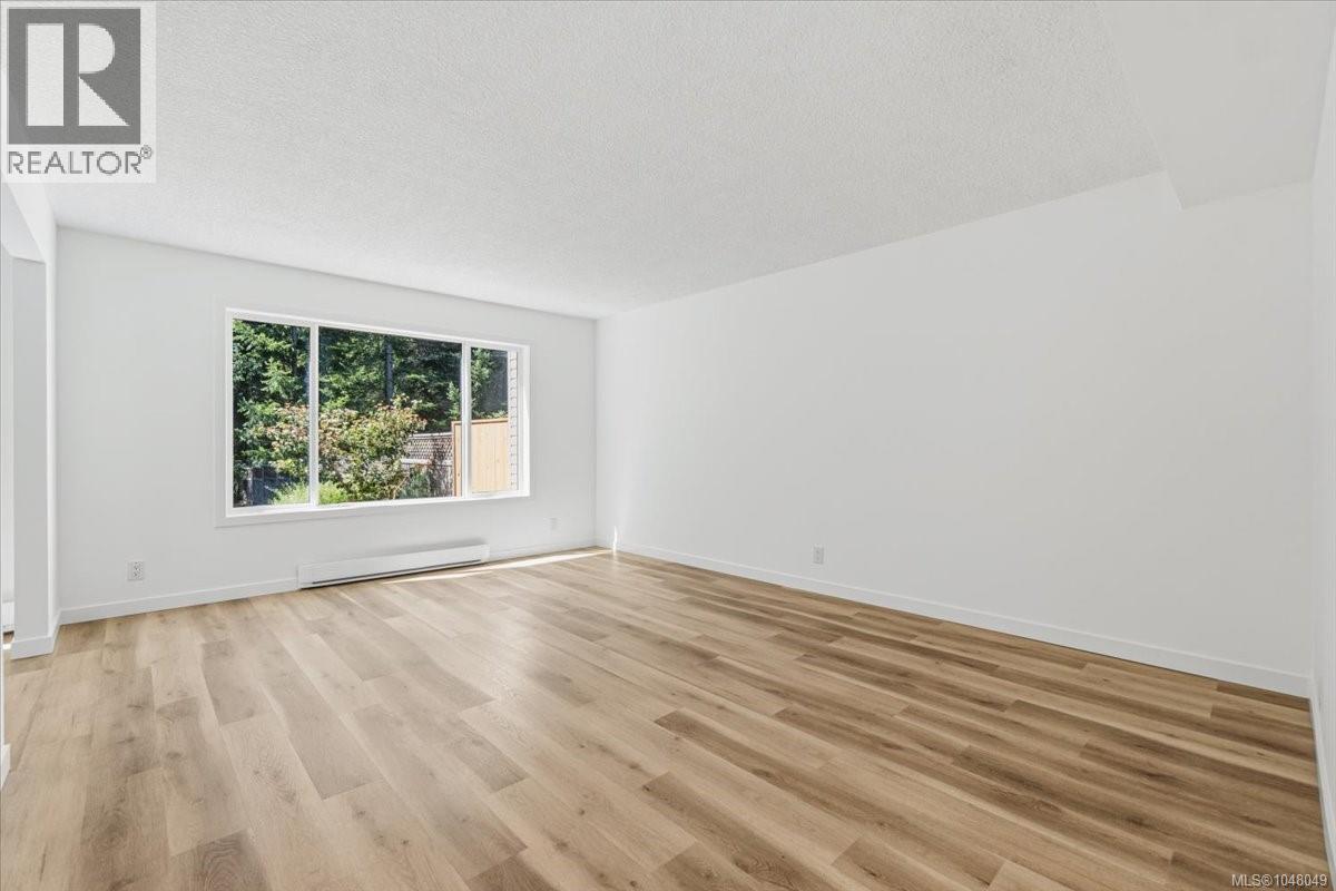 5753 Metral Dr, Nanaimo