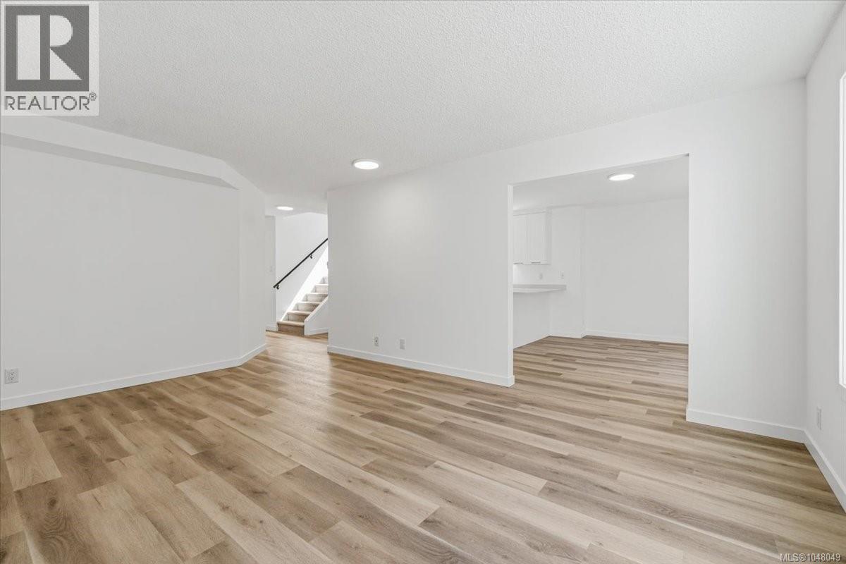 5753 Metral Dr, Nanaimo
