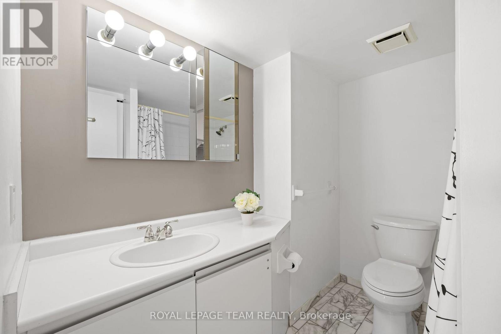 #719 1025 GRENON AVENUE - 22
