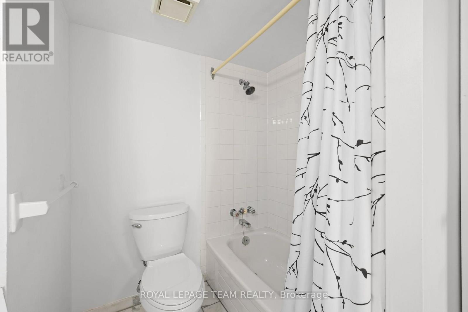 #719 1025 GRENON AVENUE - 23