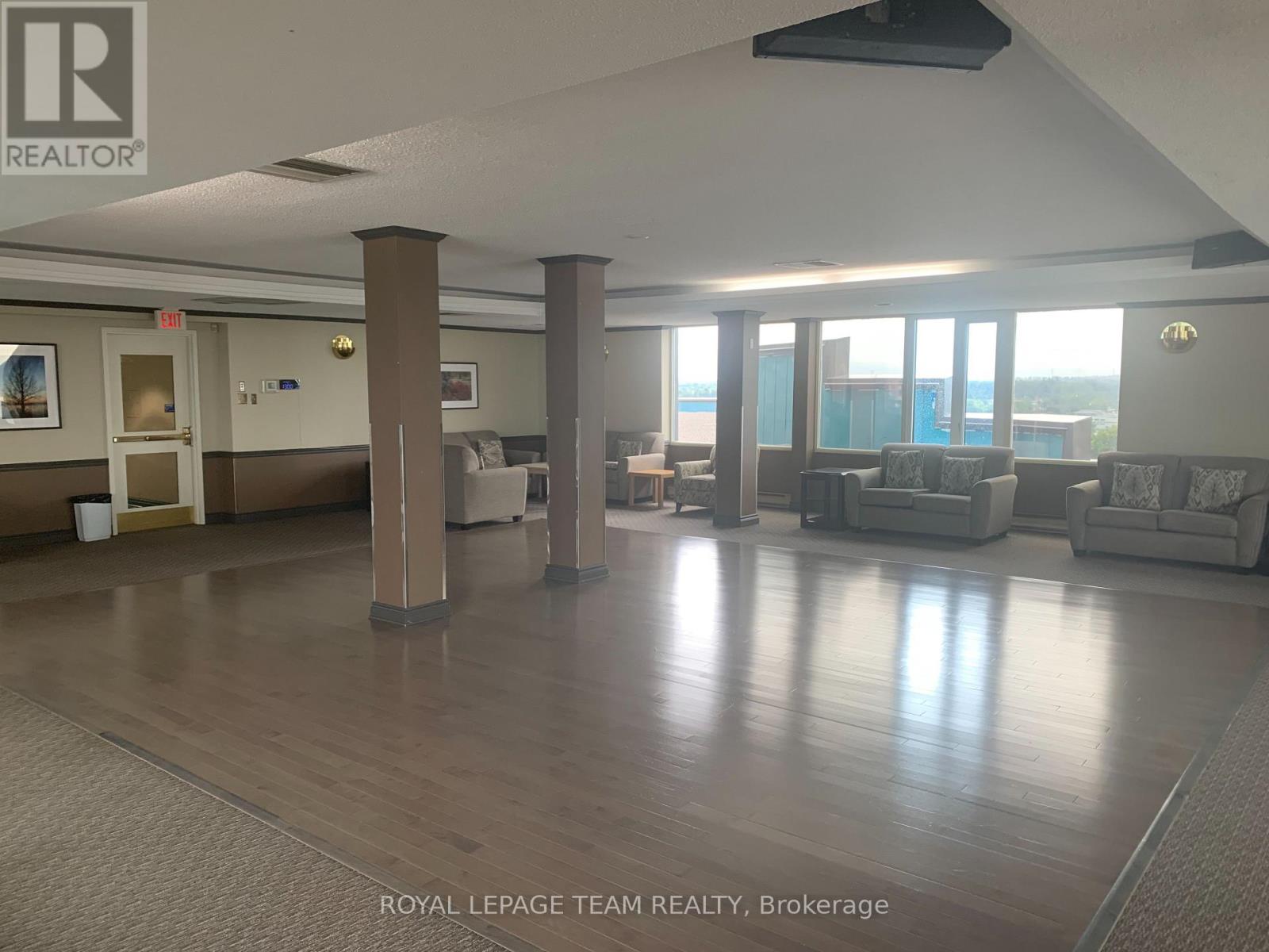 #719 1025 GRENON AVENUE - Image 41